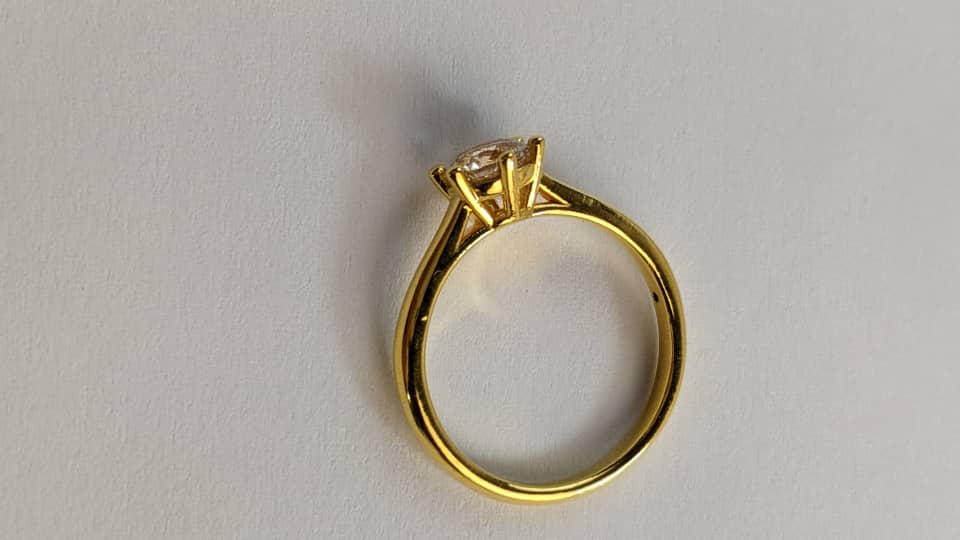 18K Solid Gold Twisted Moissanite Solitaire Ring