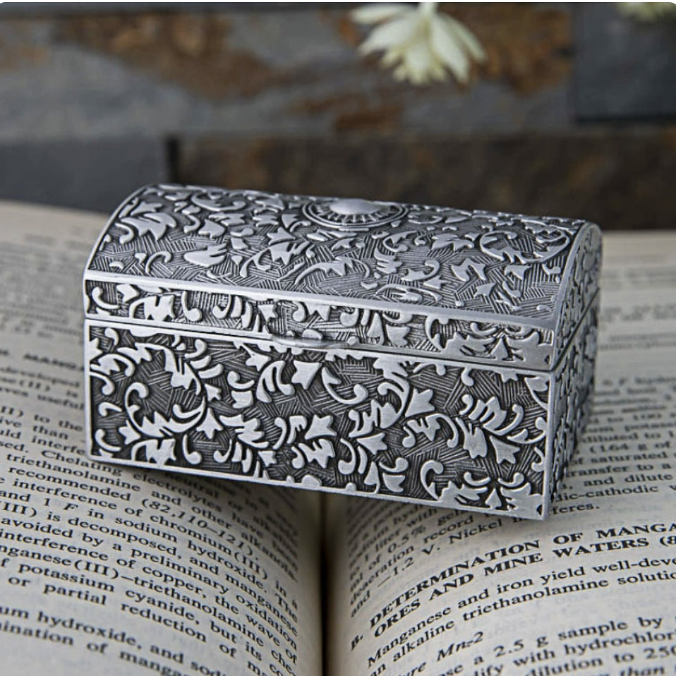Vintage Treasure Chest Jewelry Box – Antique Pewter Floral Trinket Box with Velvet Lining