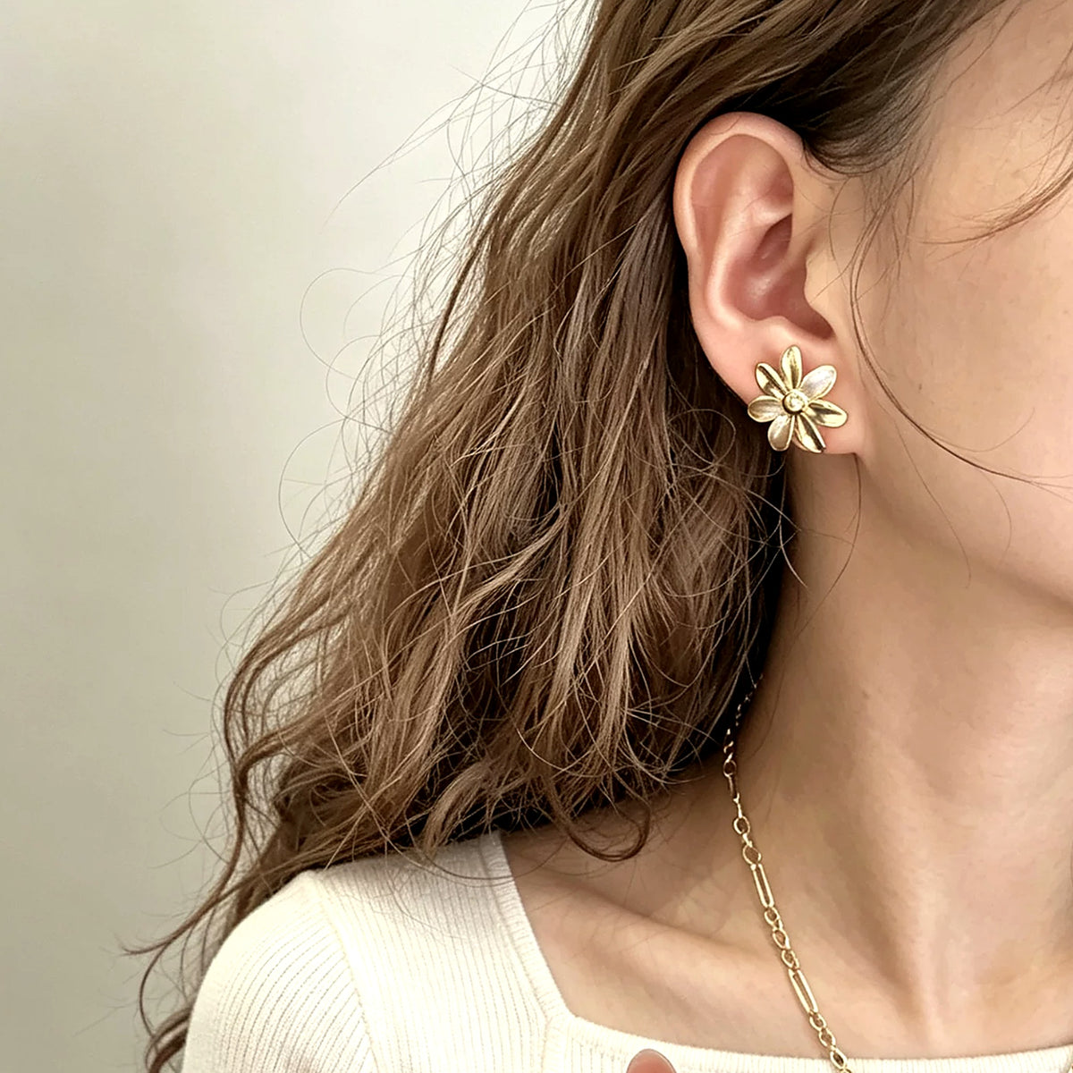 18K Solid Gold Tri-Color Daisy Studs