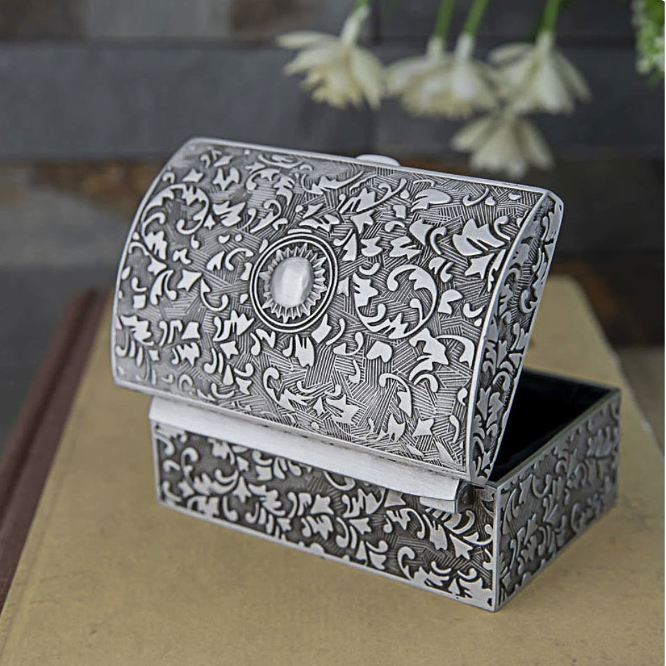 Vintage Treasure Chest Jewelry Box – Antique Pewter Floral Trinket Box with Velvet Lining