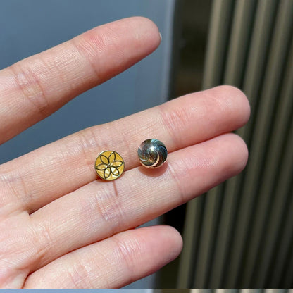 18K Solid Gold Tri-Color Swirl Stud Earrings – AU750