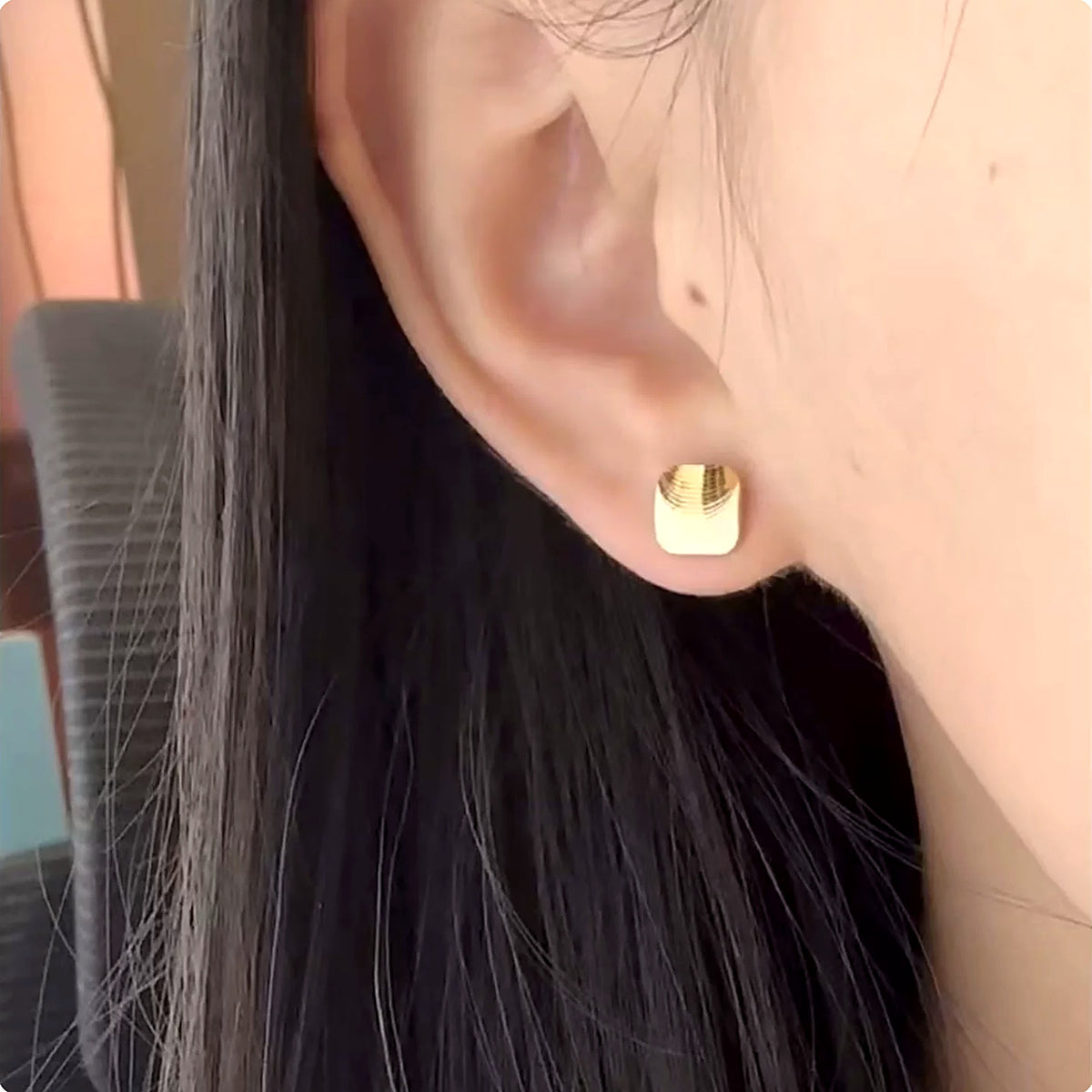 18K Solid Gold Ribbed Square Studs