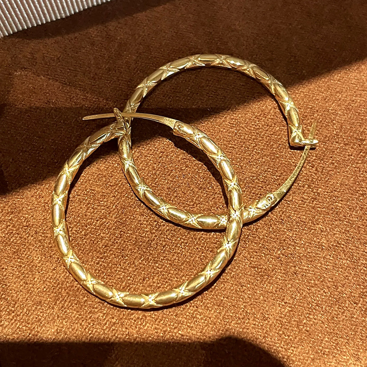 18K Solid Gold Engraved Criss-Cross Hoops