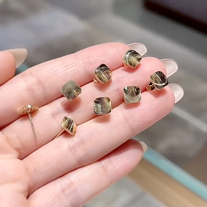 18K Solid Gold Ribbed Square Studs