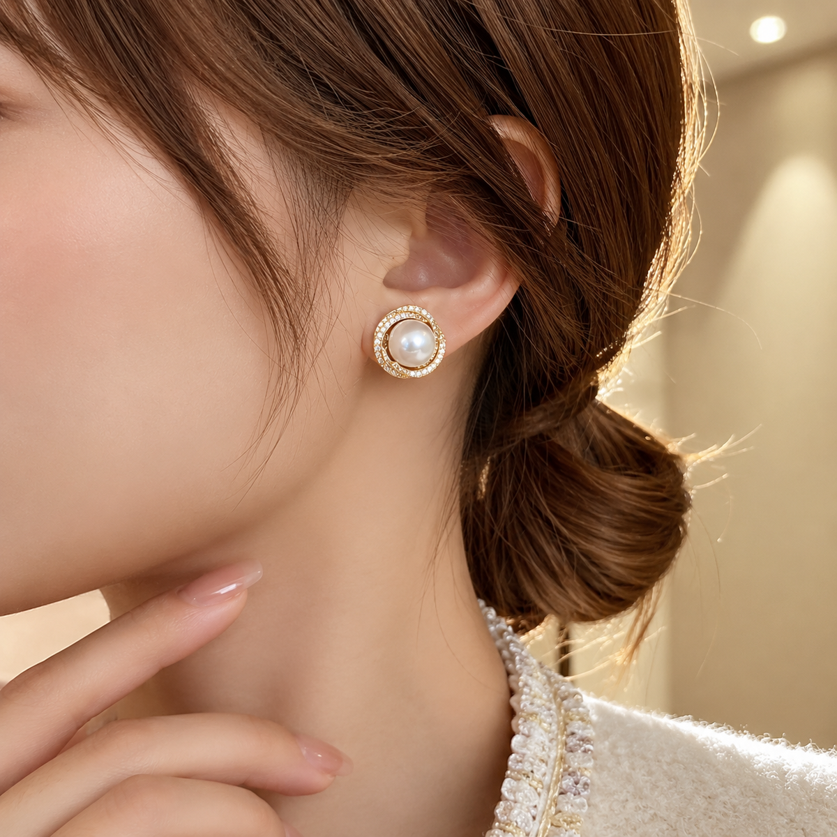 18K Solid Gold Pavé Pearl Halo Studs