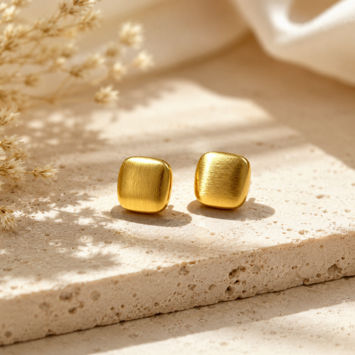 18K Solid Gold Brushed Square Stud Earrings – AU750