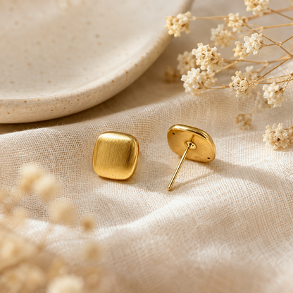 18K Solid Gold Brushed Square Stud Earrings – AU750