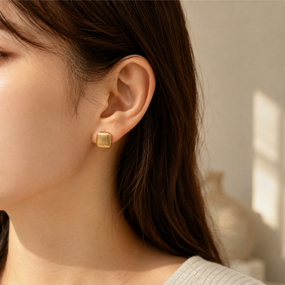 18K Solid Gold Brushed Square Stud Earrings – AU750