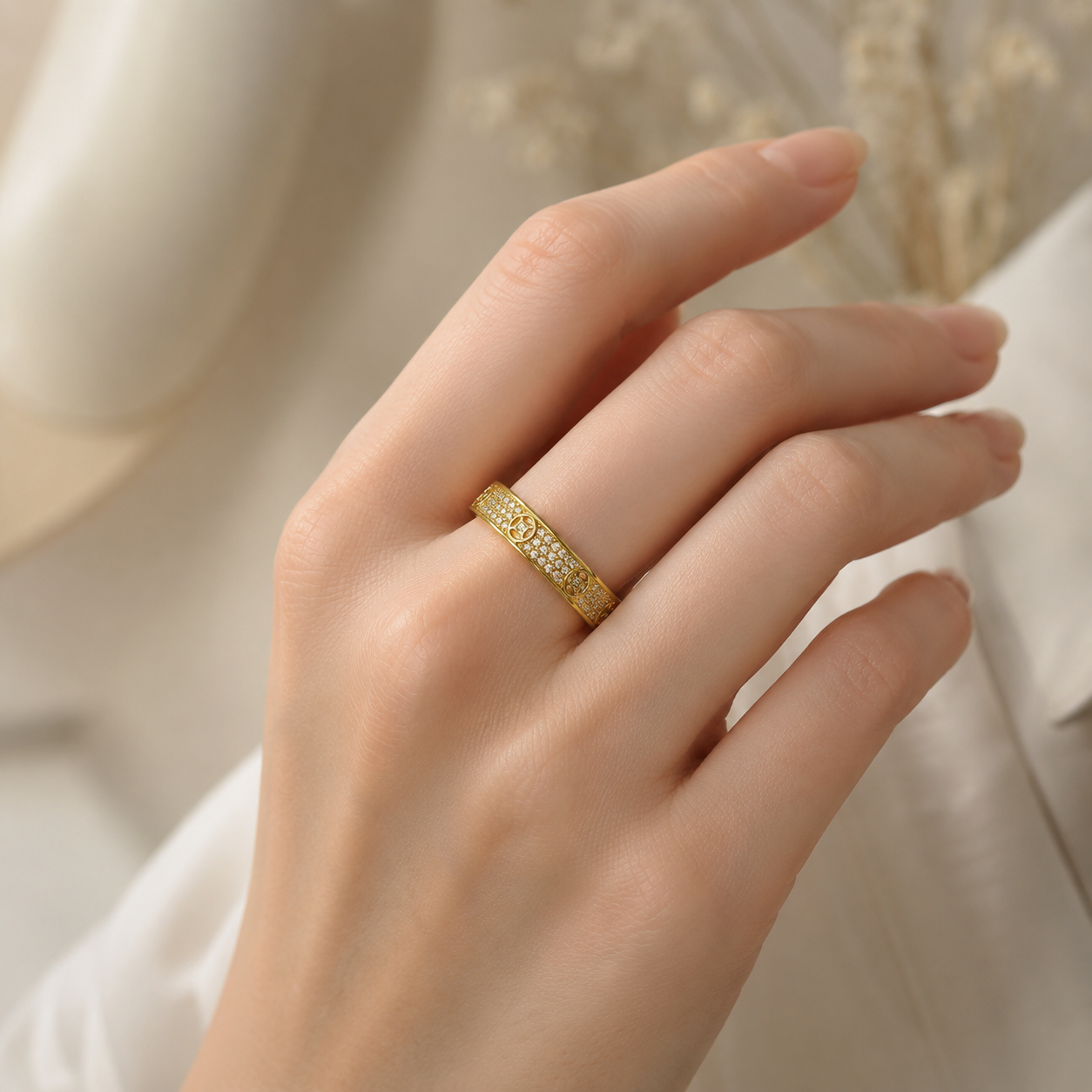 18K Solid Gold Pavé Band Ring, Geometric Design, Sparkling Stones (AU750)