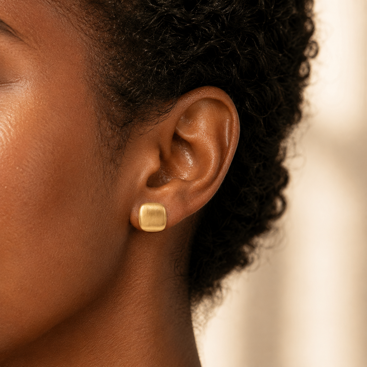 18K Solid Gold Brushed Square Stud Earrings – AU750