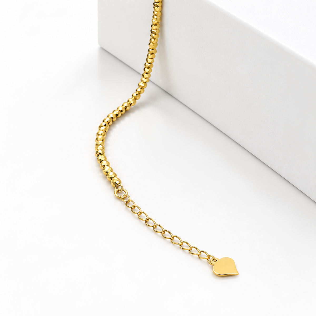 18K Solid Gold Faceted Bead Bracelet with Heart Charm – 2 mm