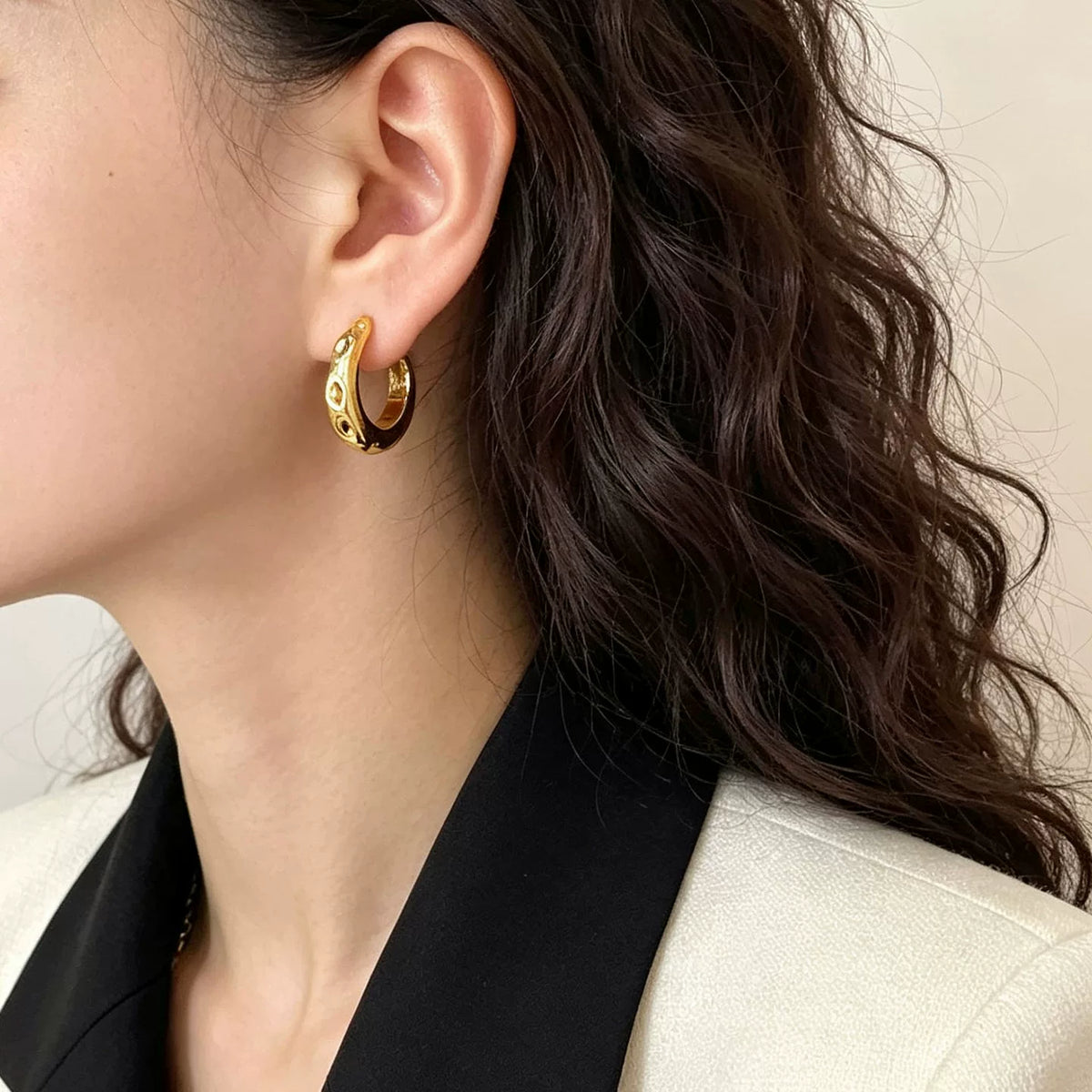 18K Solid Gold Molten Texture Hoop Earrings