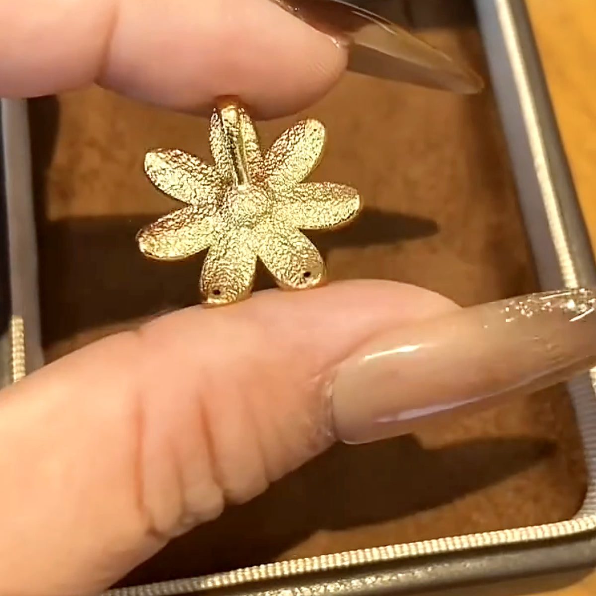 18K Solid Gold Tri-Color Daisy Studs