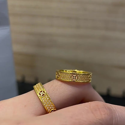 18K Solid Gold Pavé Band Ring, Geometric Design, Sparkling Stones (AU750)