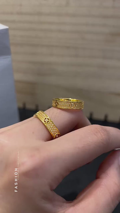 18K Solid Gold Pavé Band Ring, Geometric Design, Sparkling Stones (AU750)