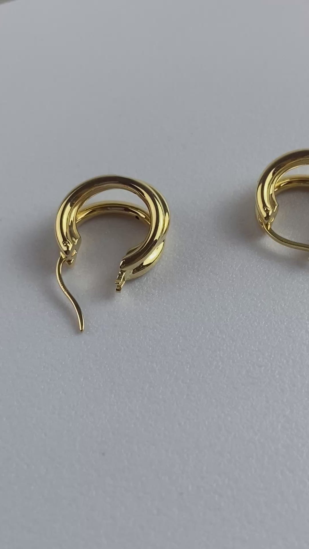 18K Solid Gold Layered Triple Hoop Earrings – 15 mm